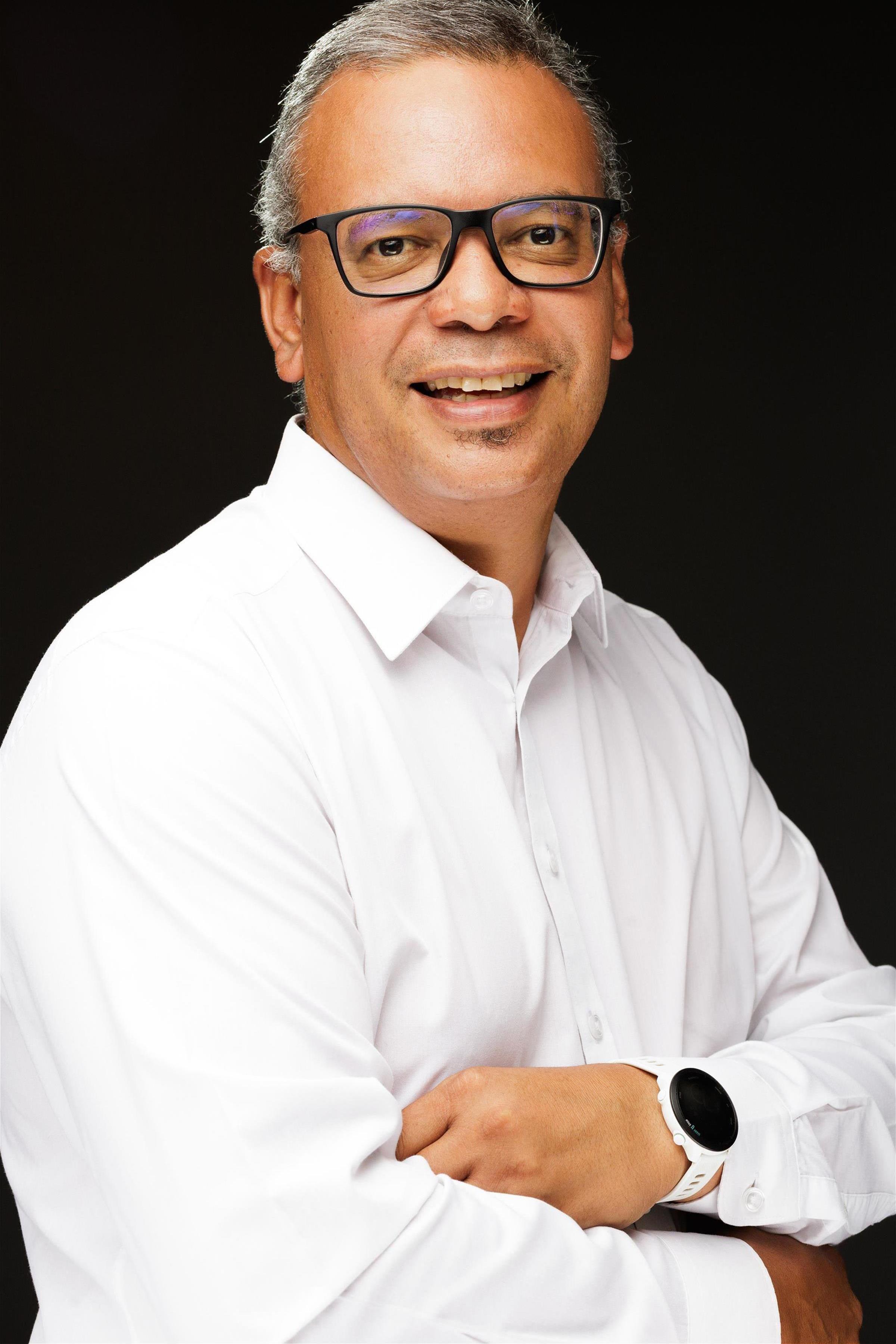 Dr Lyndon Du Plessis